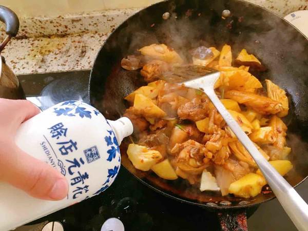 春筍奔跑雞的做法-咸鮮味燉菜譜