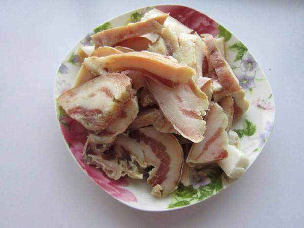 香菇燉臘肉的做法-家常味燉菜譜-易網(wǎng)健康養(yǎng)生網(wǎng) 香菇燉臘肉的做法-家常味燉菜譜