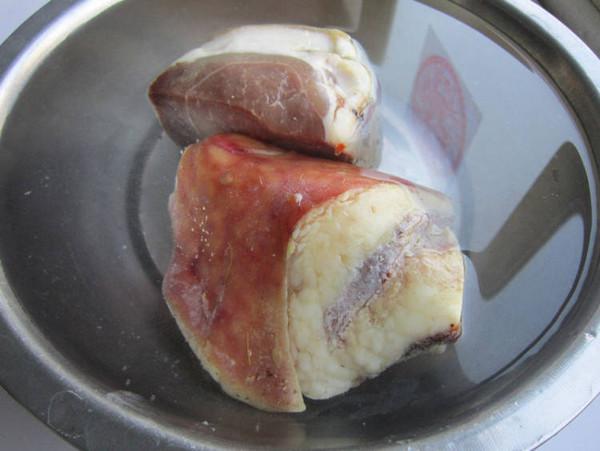 香菇燉臘肉的做法-家常味燉菜譜-易網(wǎng)健康養(yǎng)生網(wǎng) 香菇燉臘肉的做法-家常味燉菜譜