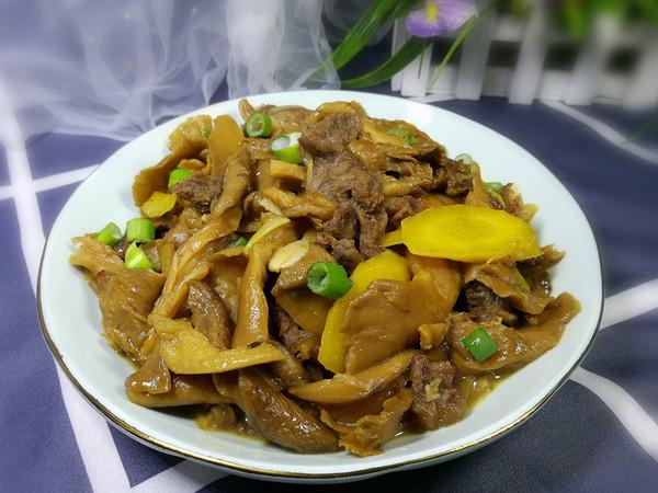 鳳尾菇炒肉的做法-家常味炒菜譜