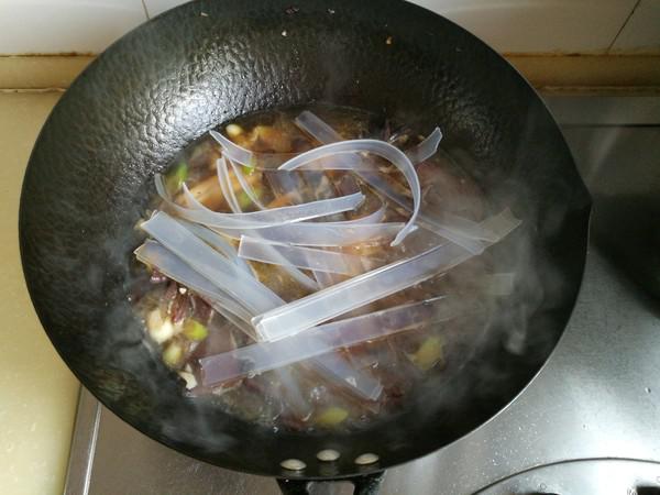 紅蘑雞翅燉寬粉的做法-家常味燉菜譜-易網健康養生網 紅蘑雞翅燉寬粉的做法-家常味燉菜譜