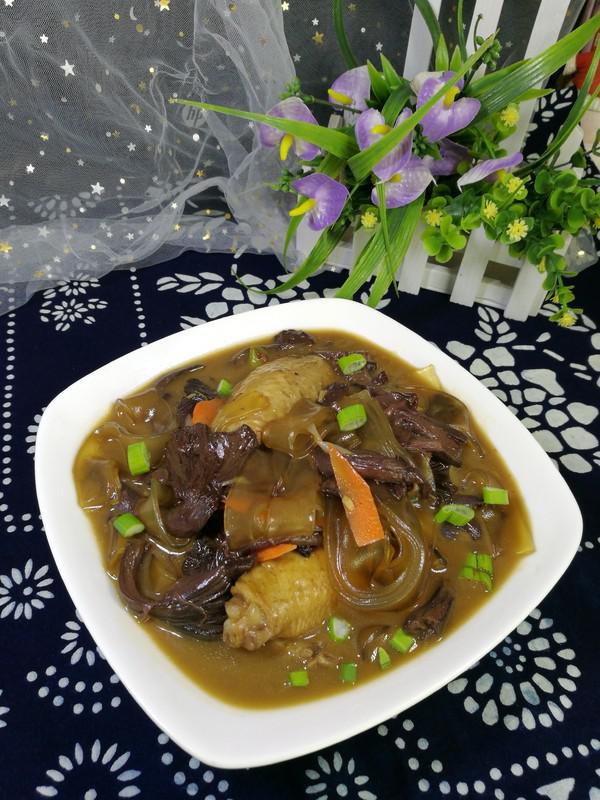 紅蘑雞翅燉寬粉的做法-家常味燉菜譜-易網健康養生網 紅蘑雞翅燉寬粉的做法-家常味燉菜譜