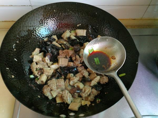 牛肉筍干大雜燴的做法-家常味燴菜譜-易網健康養生網 牛肉筍干大雜燴的做法-家常味燴菜譜