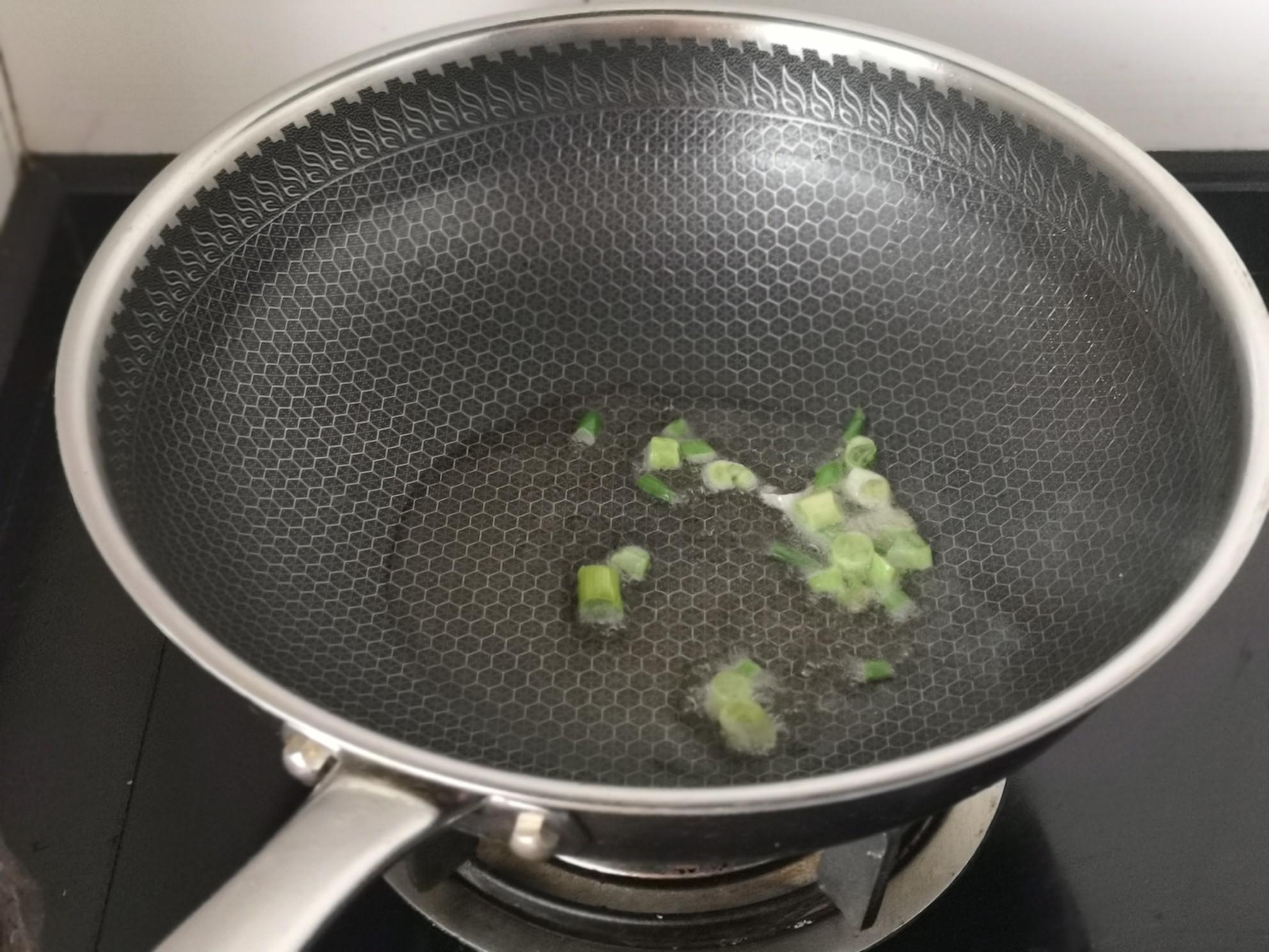 素炒墨魚仔的做法-家常味炒菜譜-易網健康養(yǎng)生網 素炒墨魚仔的做法-家常味炒菜譜