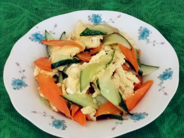 胡蘿卜黃瓜炒雞蛋的做法-咸鮮味炒菜譜