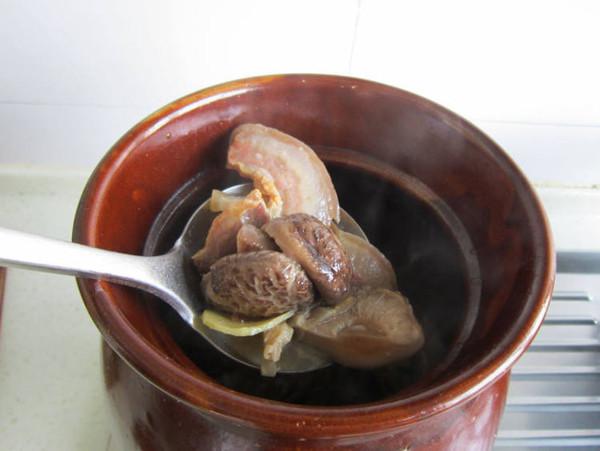 香菇燉臘肉的做法-家常味燉菜譜-易網(wǎng)健康養(yǎng)生網(wǎng) 香菇燉臘肉的做法-家常味燉菜譜