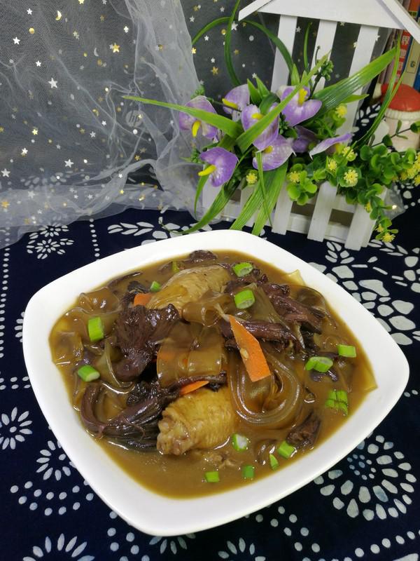 紅蘑雞翅燉寬粉的做法-家常味燉菜譜-易網健康養生網 紅蘑雞翅燉寬粉的做法-家常味燉菜譜