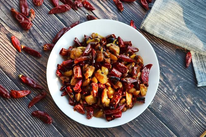 辣子雞丁的做法-麻辣味炒菜譜