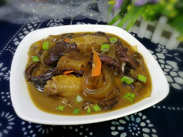 紅蘑雞翅燉寬粉的做法-家常味燉菜譜-易網健康養生網 紅蘑雞翅燉寬粉的做法-家常味燉菜譜