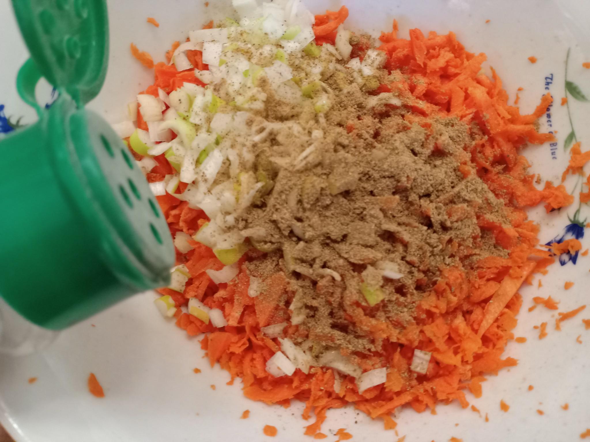 胡蘿卜雞蛋餅的做法-咸鮮味煎菜譜