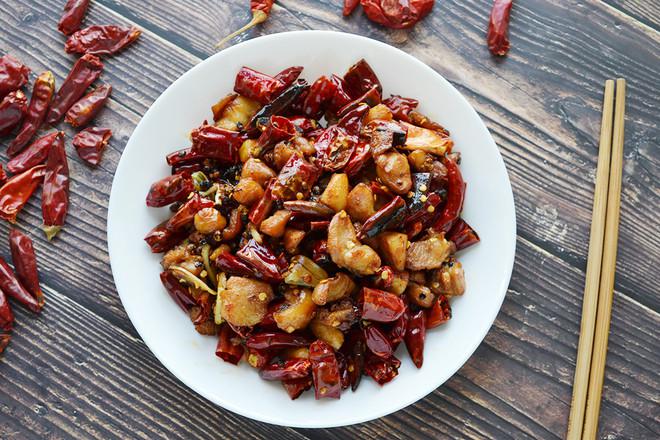辣子雞丁的做法-麻辣味炒菜譜