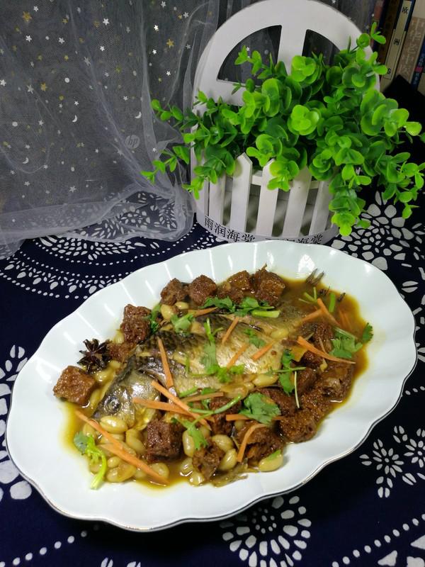 鯽魚花生仁燉烤麩的做法-家常味燉菜譜