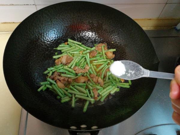 回鍋肉炒長豆角的做法-家常味炒菜譜
