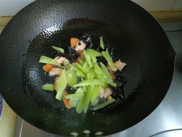 萵筍木耳炒蝦仁的做法-家常味炒菜譜