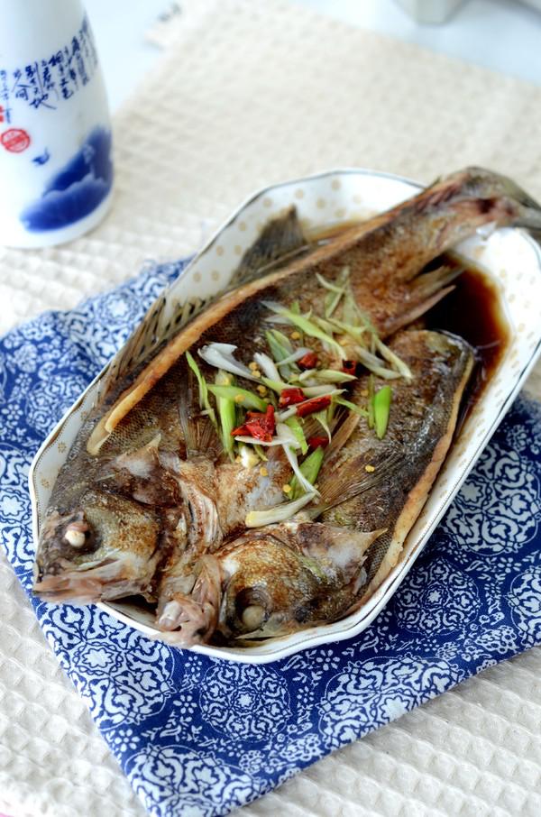 清蒸海鱸魚的做法-咸鮮味蒸菜譜