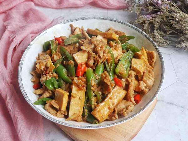 香干炒肉的做法-香辣味炒菜譜-易網健康養生網 香干炒肉的做法-香辣味炒菜譜