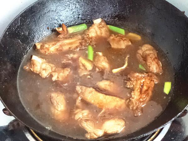 燉肋排的做法-咸鮮味燉菜譜