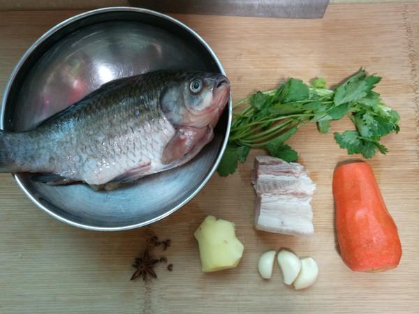 回鍋肉燉鯽魚的做法-家常味燉菜譜-易網<a href=http://m.henggaotouzi.com/ target=_blank class=infotextkey>健康養生</a>網 回鍋肉燉鯽魚的做法-家常味燉菜譜