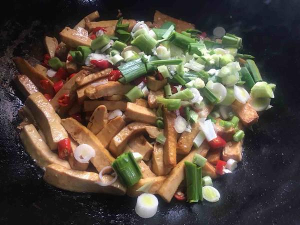 小炒香干的做法-家常味炒菜譜