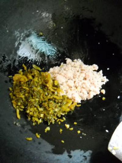 微波雪菜鮮肉月餅的做法-咸鮮味微波菜譜