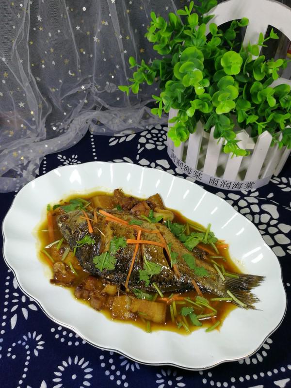 回鍋肉燉鯽魚的做法-家常味燉菜譜-易網健康養生網 回鍋肉燉鯽魚的做法-家常味燉菜譜