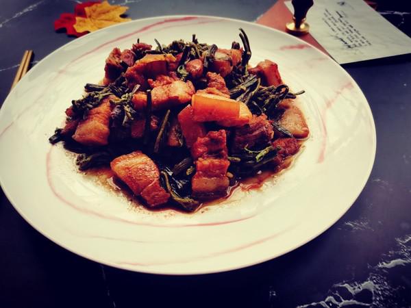 蕨菜燒肉的做法-咸鮮味燒菜譜