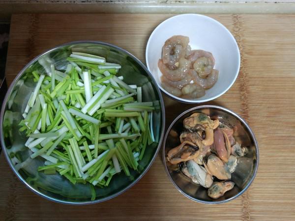 蒜黃炒貽貝蝦仁的做法-家常味炒菜譜