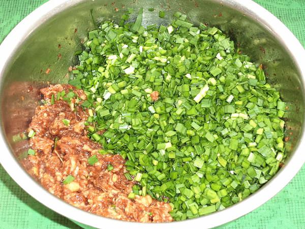 豬肉韭菜餡蒸包的做法-咸鮮味蒸菜譜-易網健康養生網 豬肉韭菜餡蒸包的做法-咸鮮味蒸菜譜