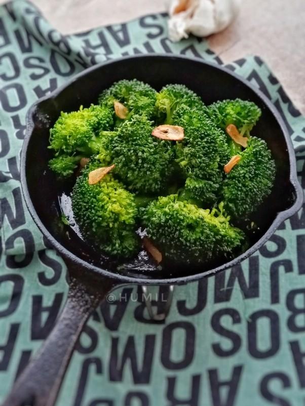 蒜香蒸西蘭花的做法-蒜香味蒸菜譜