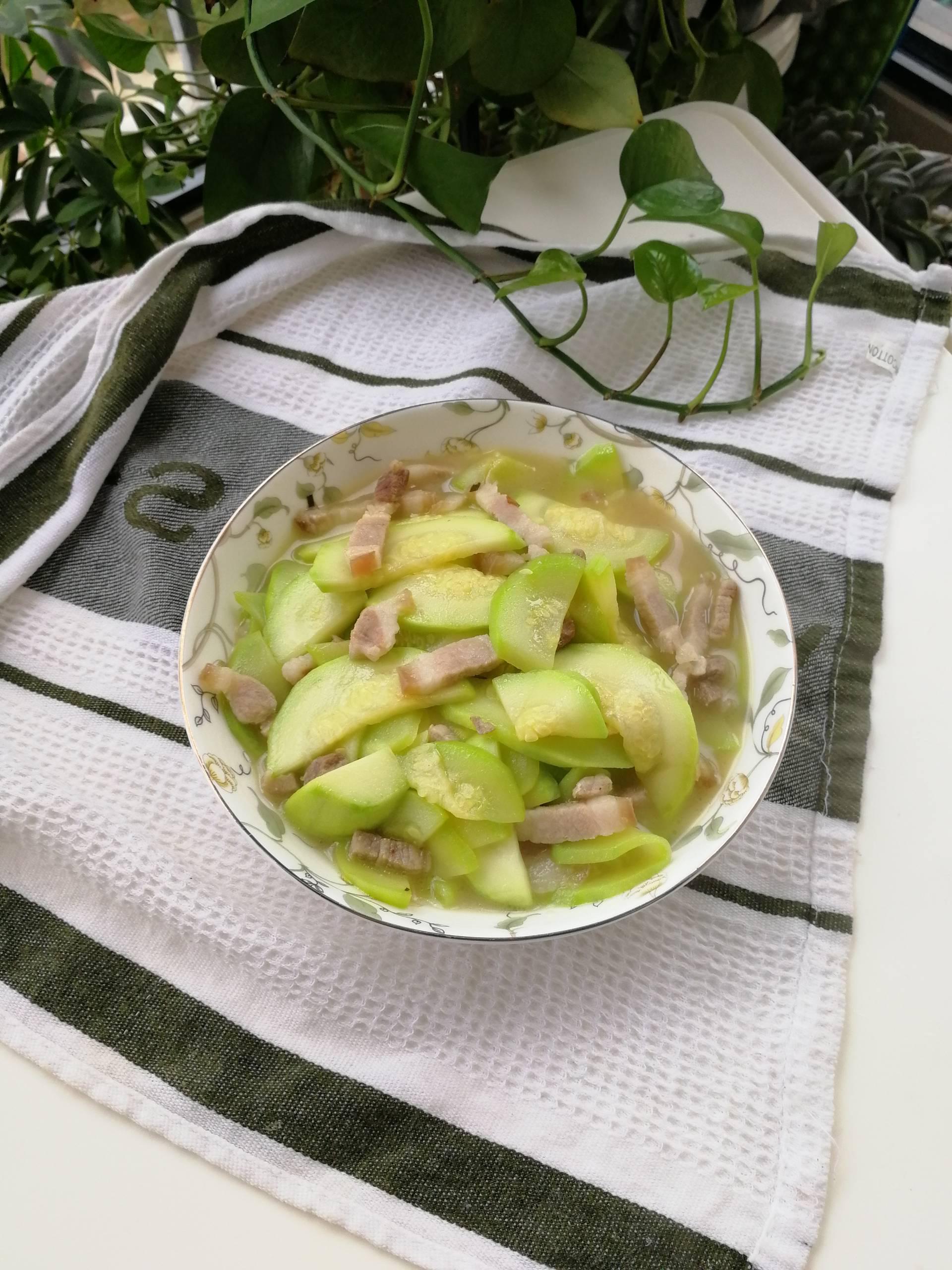 西葫蘆清炒肉絲的做法-咸鮮味炒菜譜