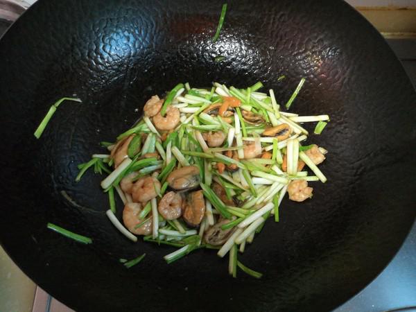 蒜黃炒貽貝蝦仁的做法-家常味炒菜譜