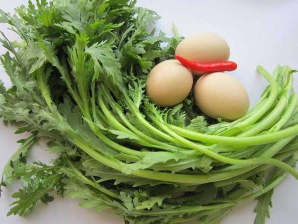 茼蒿炒雞蛋的做法-家常味炒菜譜-易網(wǎng)<a href=http://m.henggaotouzi.com/ target=_blank class=infotextkey>健康養(yǎng)生</a>網(wǎng) 茼蒿炒雞蛋的做法-家常味炒菜譜