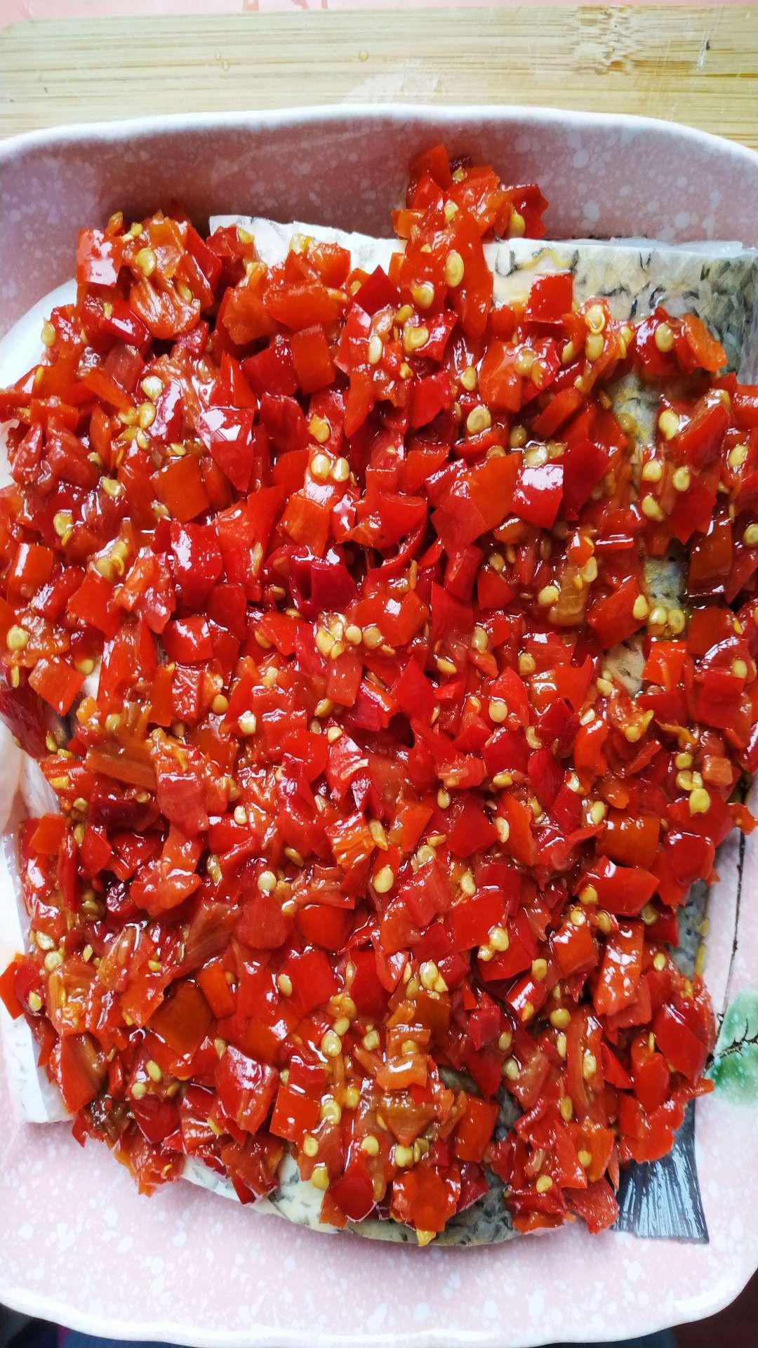 剁椒蒸魚的做法-香辣味蒸菜譜