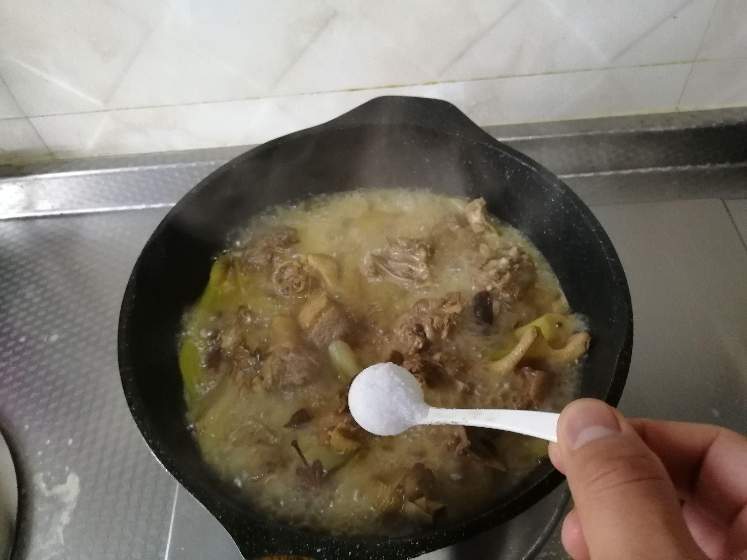 紅燒鵝肉的做法-咸鮮味煮菜譜