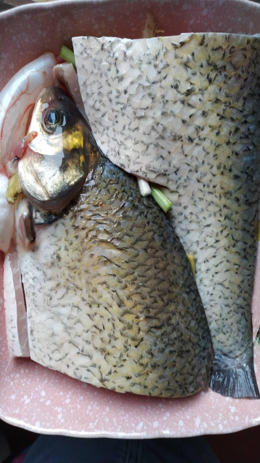 剁椒蒸魚的做法-香辣味蒸菜譜