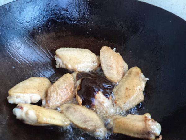 京醬雞翅中的做法-醬香味燒菜譜