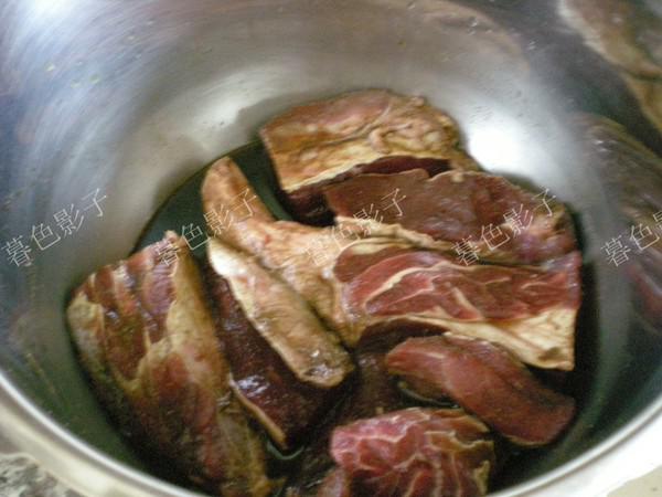 醬牛腱子的做法-醬香味煮菜譜