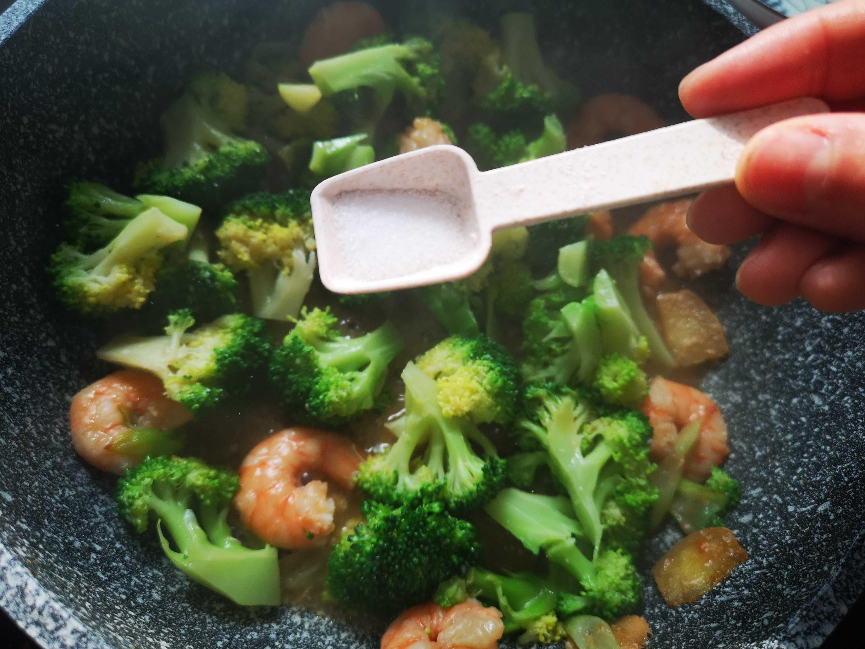 美味不發胖，蝦仁西藍花的做法-咸鮮味炒菜譜