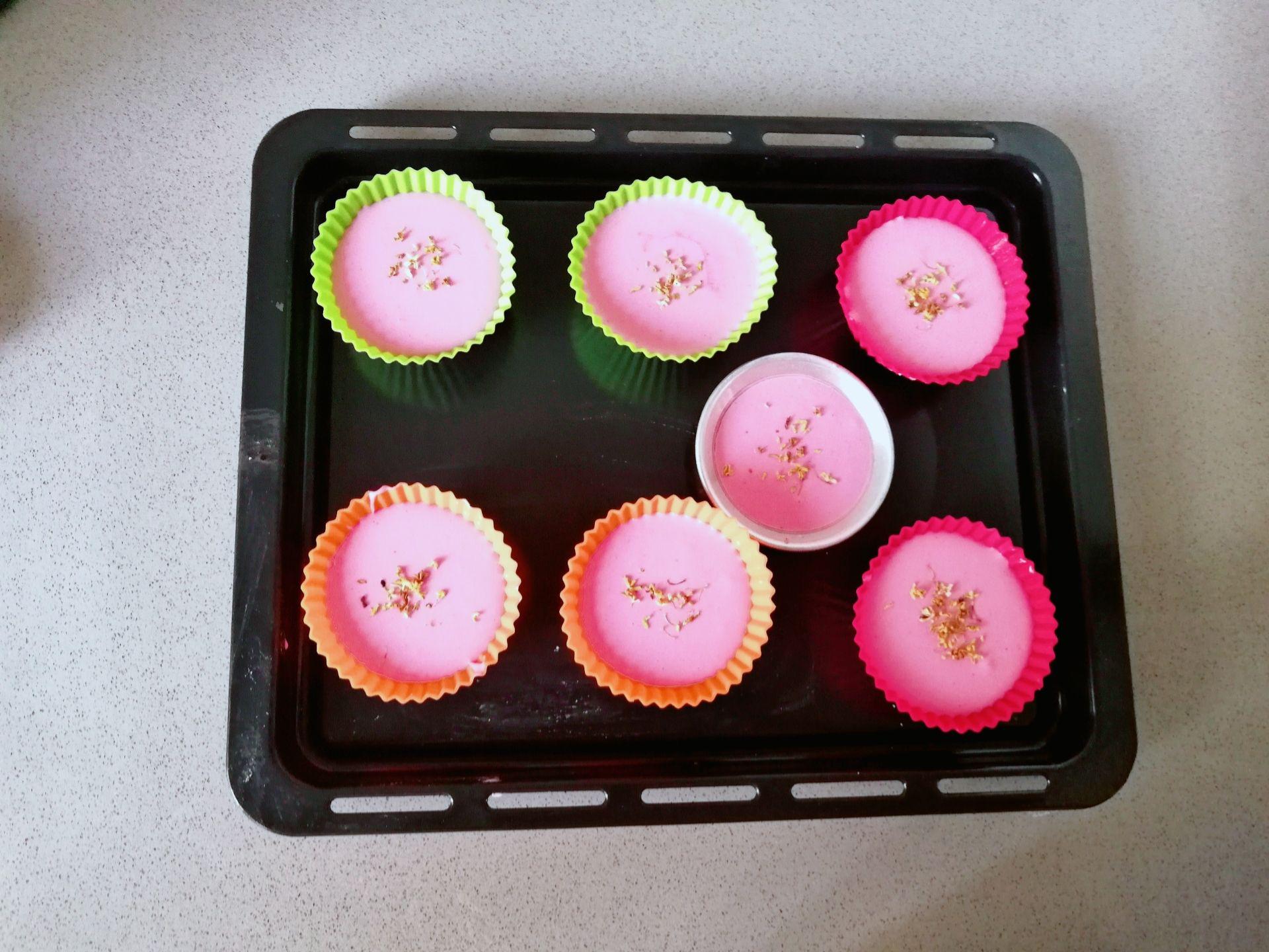 不揉面不醒面,香甜松軟的火龍果蒸糕的做法-甜味蒸菜譜-易網健康養生網 不揉面不醒面,香甜松軟的火龍果蒸糕的做法-甜味蒸菜譜