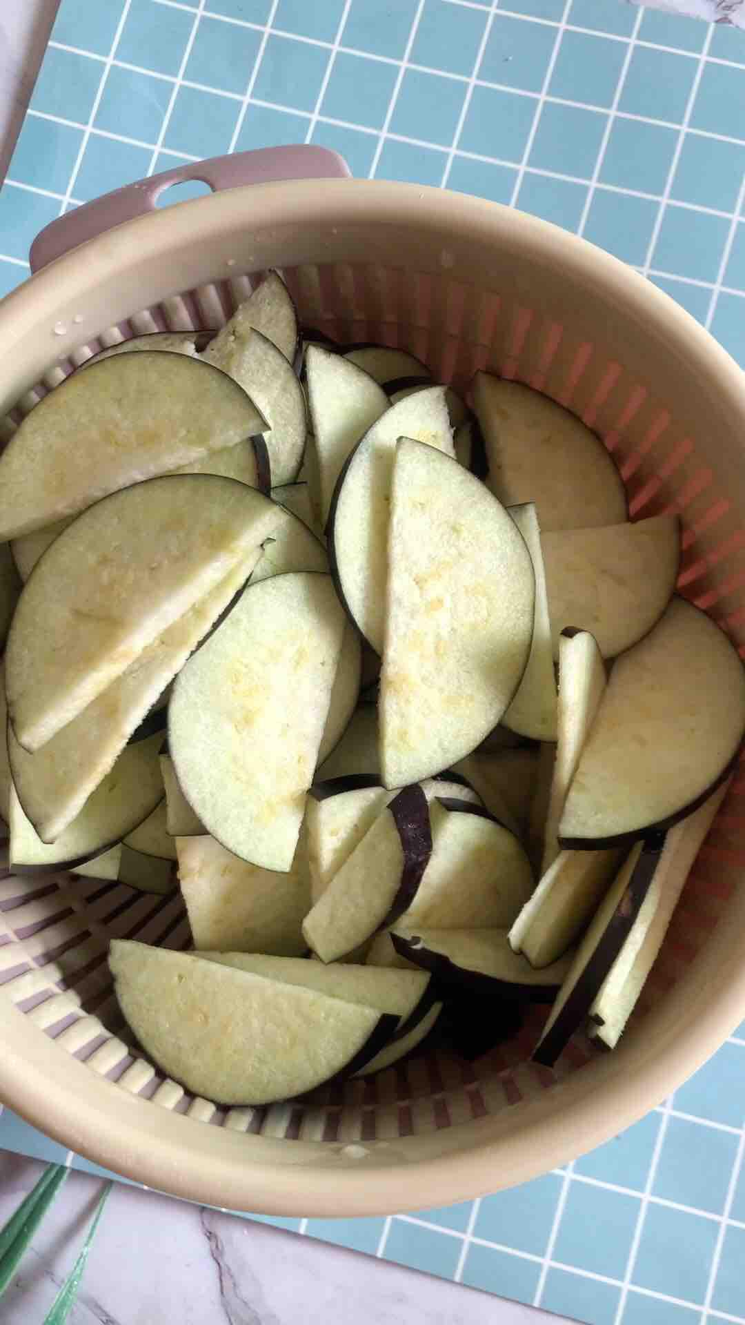 臘味茄片的做法-家常味炒菜譜-易網<a href=http://m.henggaotouzi.com/ target=_blank class=infotextkey>健康養生</a>網 臘味茄片的做法-家常味炒菜譜