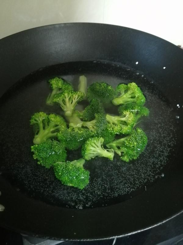 鴨胗西蘭花的做法-家常味煮菜譜-易網健康養生網 鴨胗西蘭花的做法-家常味煮菜譜