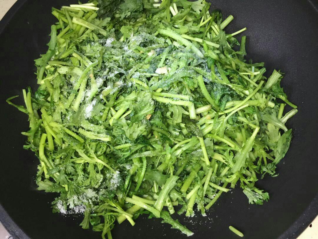 蒜蓉茼蒿的做法-家常味炒菜譜