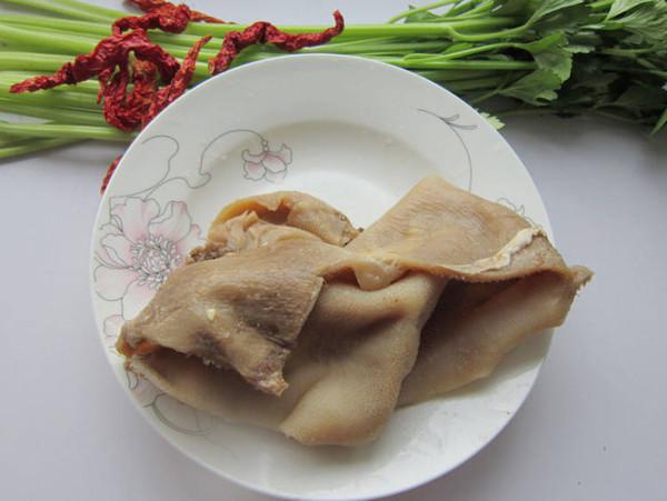 毛芹菜炒羊肚的做法-香辣味炒菜譜-易網<a href=http://m.henggaotouzi.com/ target=_blank class=infotextkey>健康養生</a>網 毛芹菜炒羊肚的做法-香辣味炒菜譜