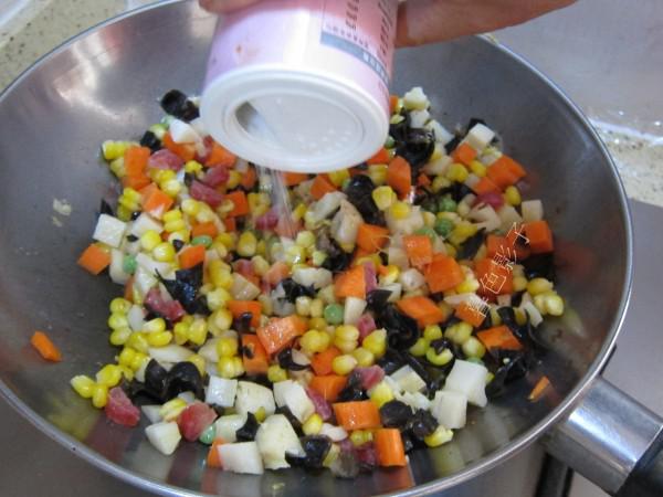 臘腸炒什錦的做法-甜味炒菜譜