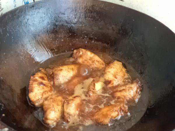 京醬雞翅中的做法-醬香味燒菜譜