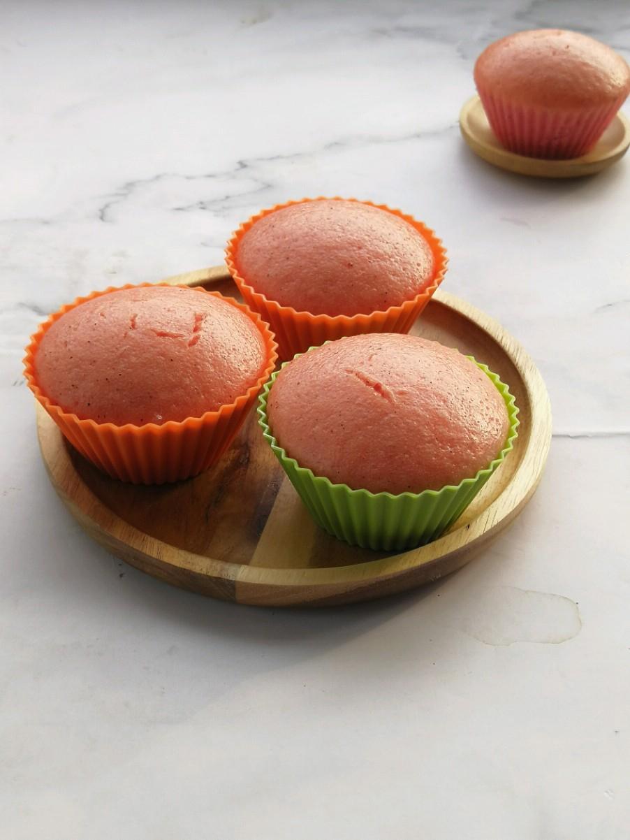 不揉面不醒面，香甜松軟的火龍果蒸糕的做法-甜味蒸菜譜