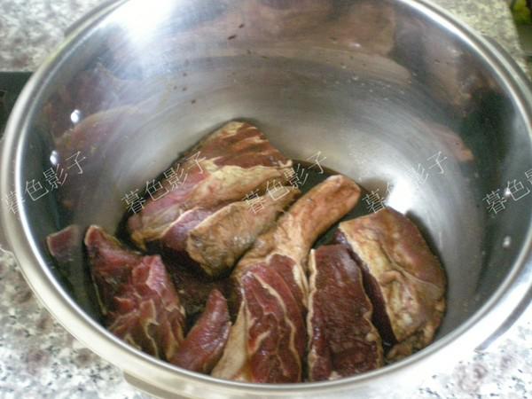 醬牛腱子的做法-醬香味煮菜譜