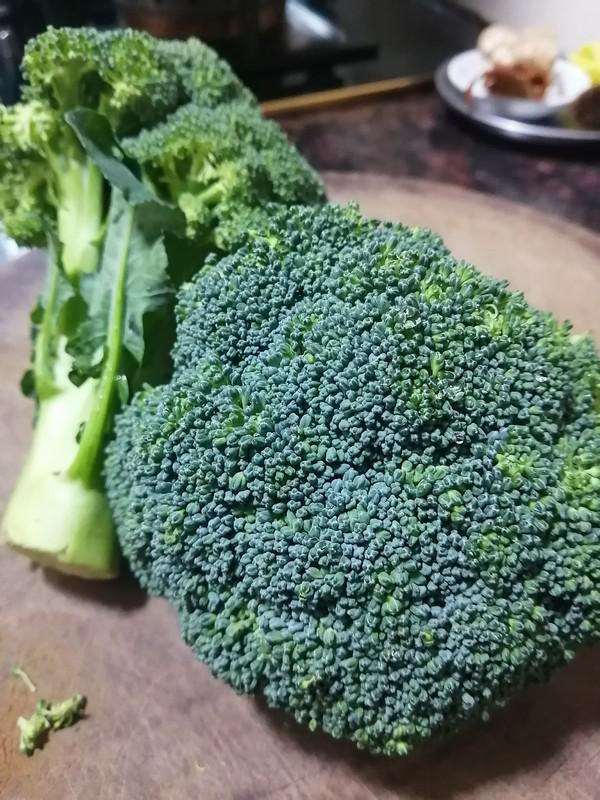 鴨胗西蘭花的做法-家常味煮菜譜-易網<a href=http://m.henggaotouzi.com/ target=_blank class=infotextkey>健康養生</a>網 鴨胗西蘭花的做法-家常味煮菜譜