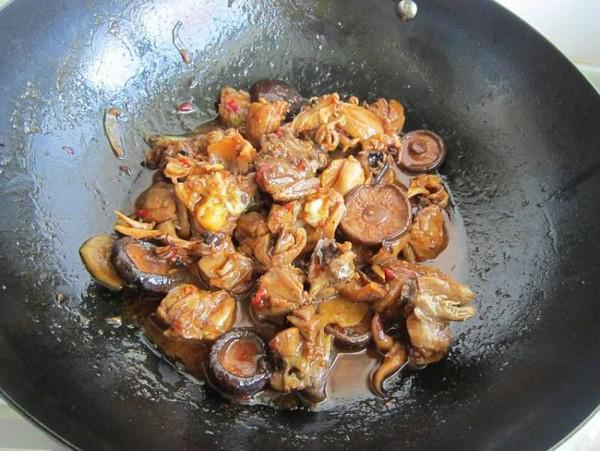 墨魚干燒雞的做法-家常味燒菜譜