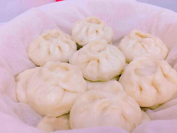 蒸芹菜肉大包子的做法-家常味蒸菜譜